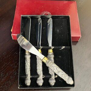 EUC Arthur Court Oak/ Acorn spreaders